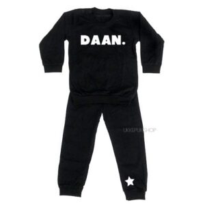 bedrukte-pyjama-baby-kind-naam-ster-zwart