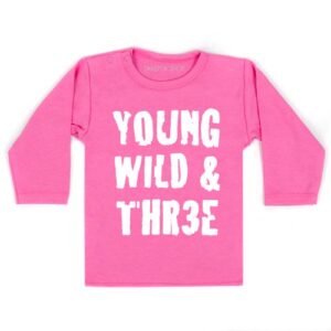 shirt-young-wild-three-verjaardag-jarig-shirt-drie-jaar-feest-kinderfeest-kleuter-roze